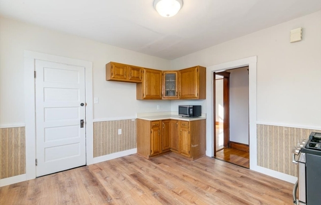 146 S ELM ST