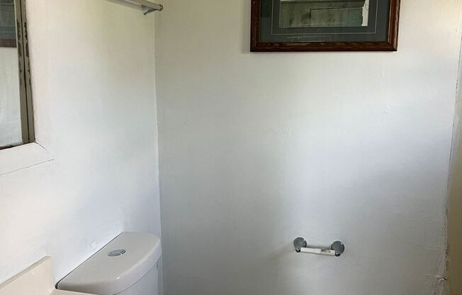 1 bed, 1 bath, 700 sqft, $700, Unit 8