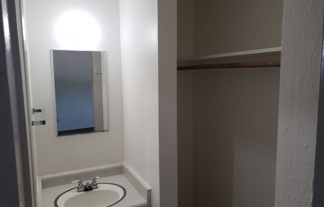 Studio, 1 bath, 380 sqft, $795, Unit 201