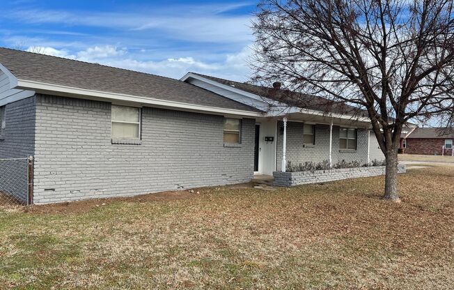 3 bed room home for rent in Moore!  2 baths, 2 car garage with fenced yard near Santa Fe and SW 4th  Street.