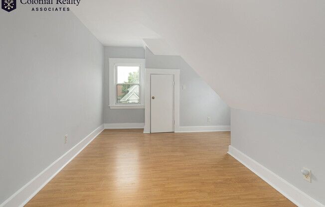 11 MANSFIELD ST