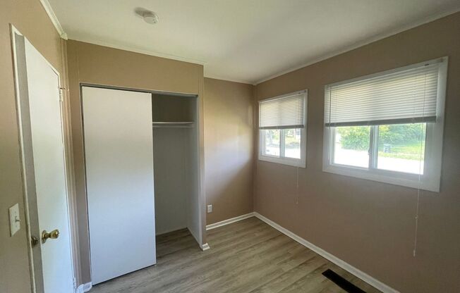 3 beds, 1 bath, $1,075