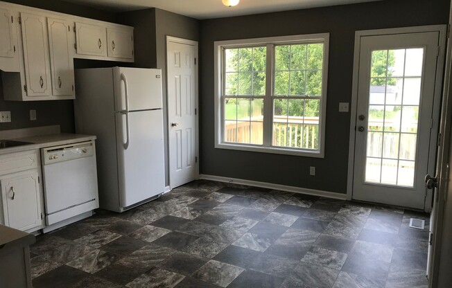3 Bedroom Pet Friendly Home For Rent!