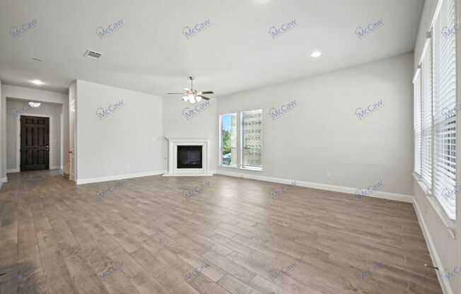 4040 CROWE LN