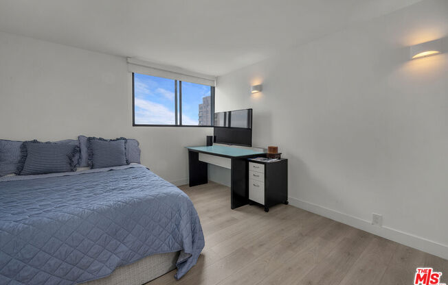 2 beds, 2 baths, 1,352 sqft, $5,100, Unit 1014