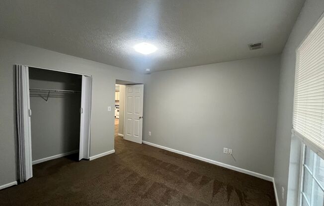 2 beds, 1 bath, 900 sqft, $850, Unit 3