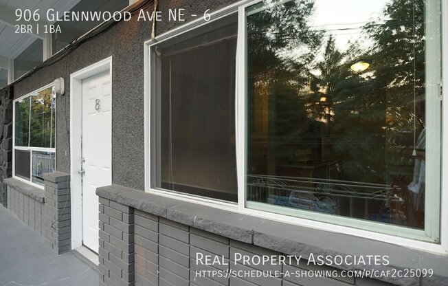906 GLENNWOOD AVE NE