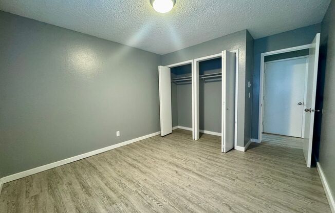 2 beds, 1 bath, 950 sqft, $1,595, Unit 05