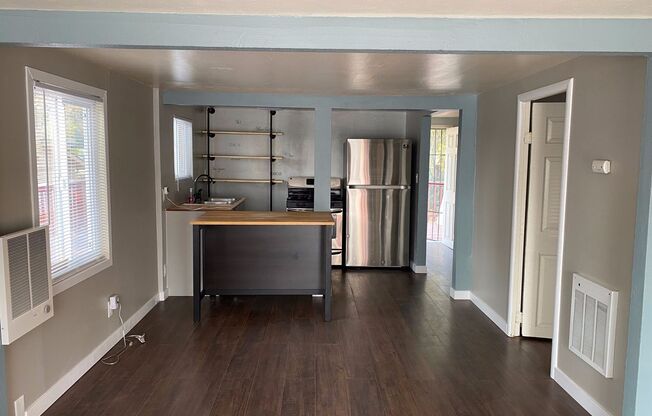 Little cottage nestled in a street surrounded with natural setting in Fremont Niles area , Available Now