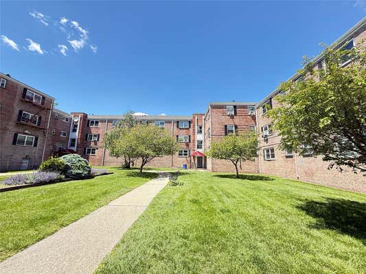 66 4 GRAND CENTRAL PKWY