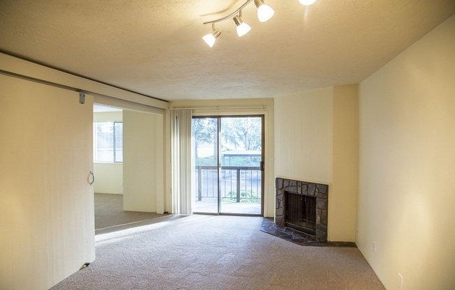 2 beds, 1 bath, 840 sqft, $1,547, Unit 1511
