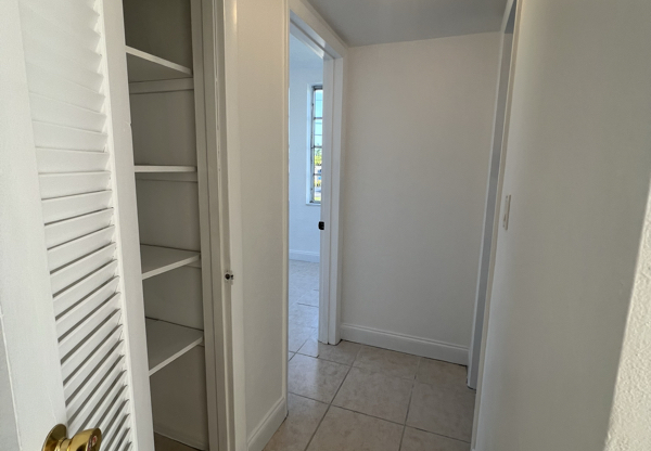 1591 NE MIAMI GDNS DR