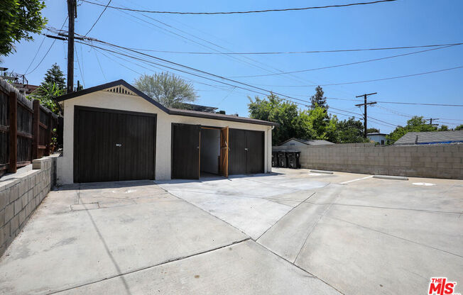 4932 LINCOLN AVE