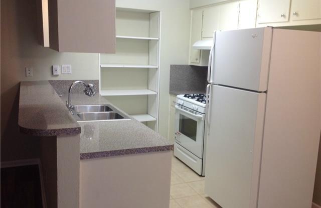 3 beds, 1 bath, 1,050 sqft, $1,695, Unit B