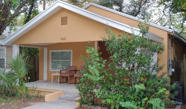 1001 W CYPRESS AVE