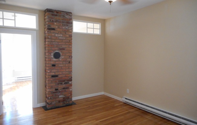 1 bed, 1 bath, $2,300, Unit 2