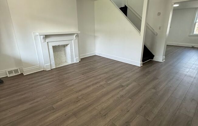 2-Bedroom Home with Fenced Yard – Minutes from Downtown Pittsburgh