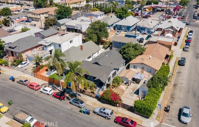 1807 W 35 ST