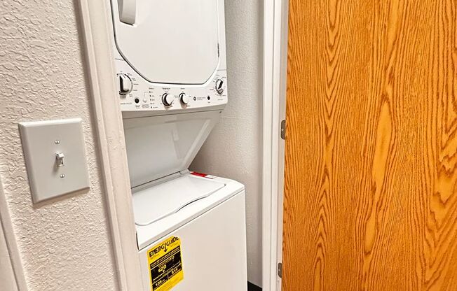 2 beds, 1 bath, 902 sqft, $1,375, Unit W - 053