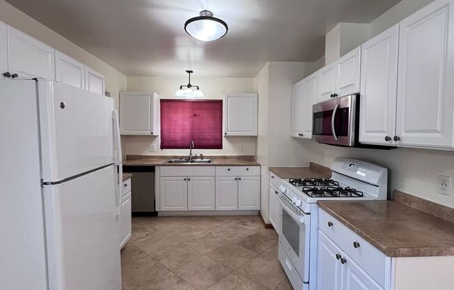4BR House in Clairemont with a 2 Car Garage, AC, and W/D Hookups