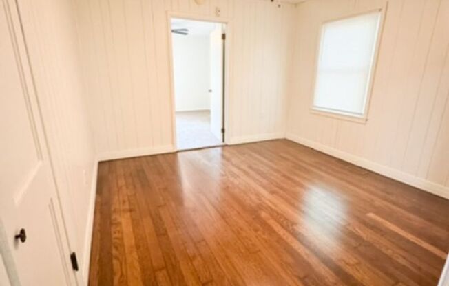 3 beds, 1 bath, $1,200