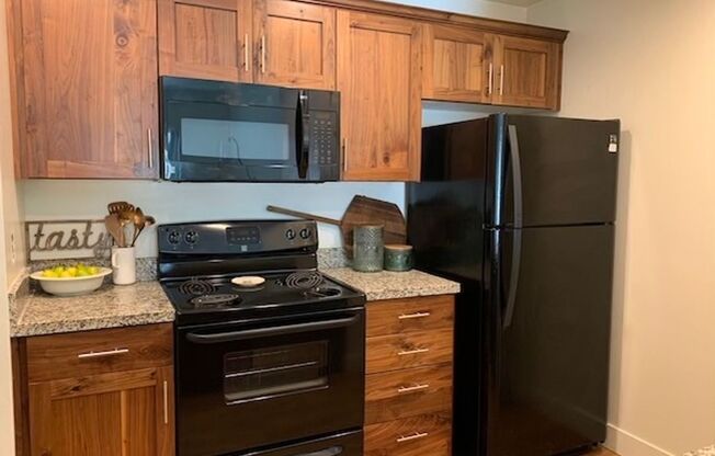 1 bed, 1 bath, 856 sqft, $1,325, Unit 440