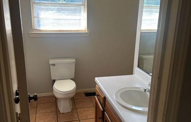 3 beds, 1 bath, $999