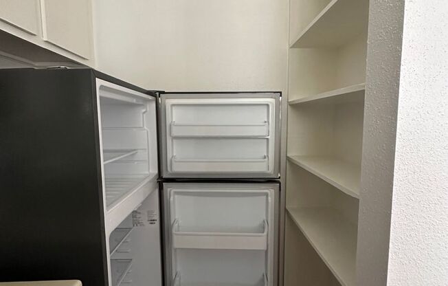 1 bed, 1 bath, 564 sqft, $995, Unit 2