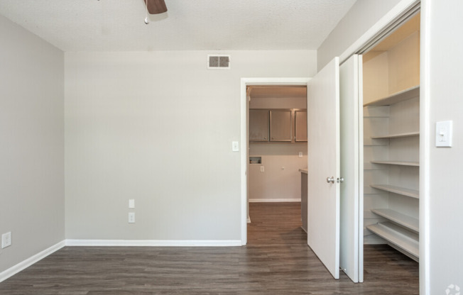 1 bed, 1 bath, 616 sqft, $878, Unit 10