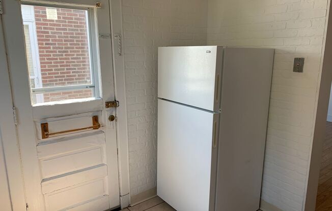 Charming Rowhouse in the Heart of Morningside!