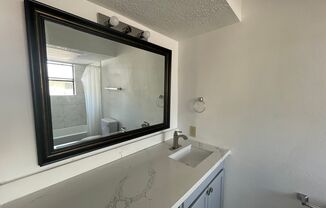 1 bed, 1 bath, 564 sqft, $995, Unit 70