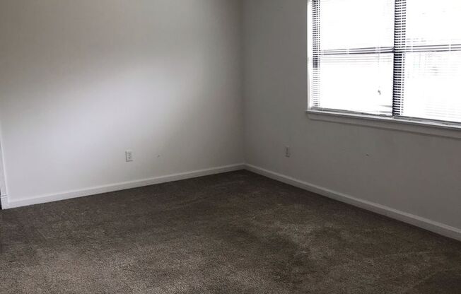 1 bed, 1 bath, 630 sqft, $650