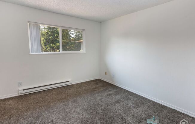 2 beds, 1 bath, 702 sqft, $1,550, Unit 33