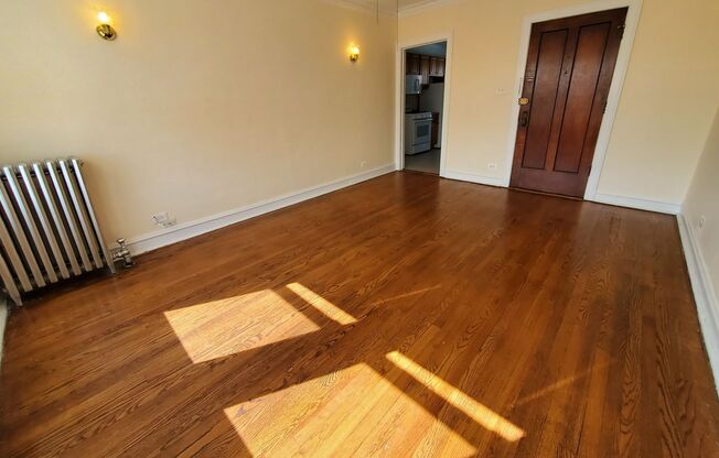 3054 W IRVING PARK RD