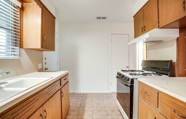 3707 Tom Green Street - TOM