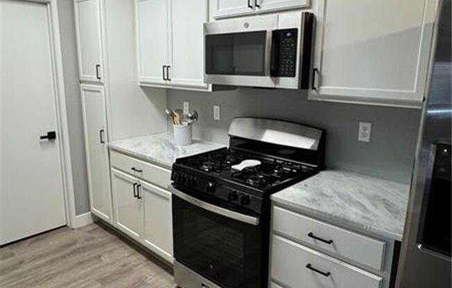 Cozy Fully Furnished Condo