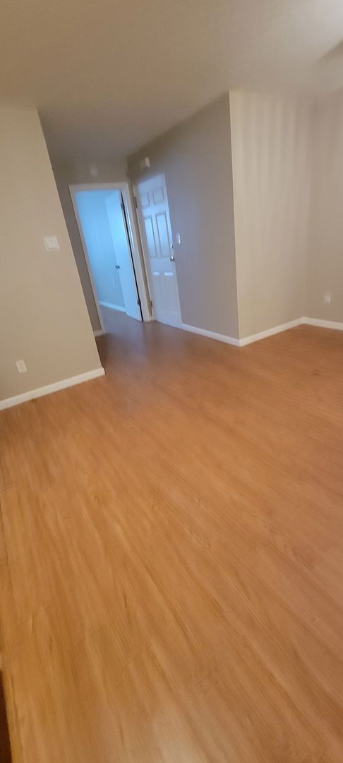 2 beds, 1 bath, $695, Unit Apt 1