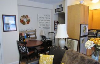 Studio, 1 bath, 323 sqft, $1,950, Unit H405