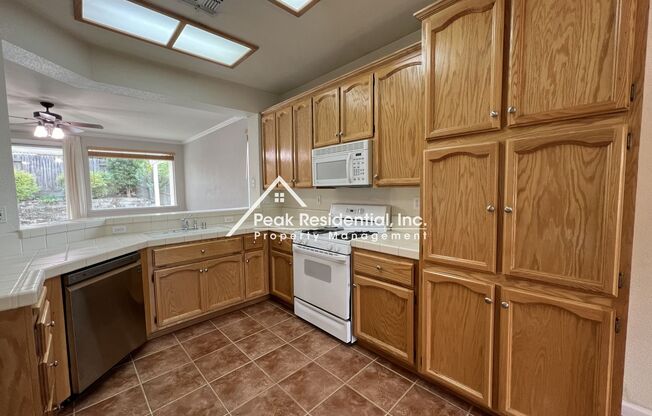 Beautiful Folsom 3bd/2ba Home with RV Access!