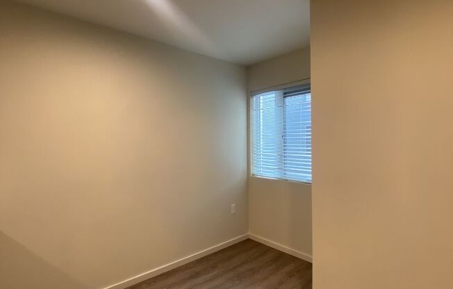 Studio, 1 bath, 178 sqft, $1,235, Unit 422