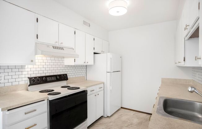 Olympic View Apartments - West Seattle
