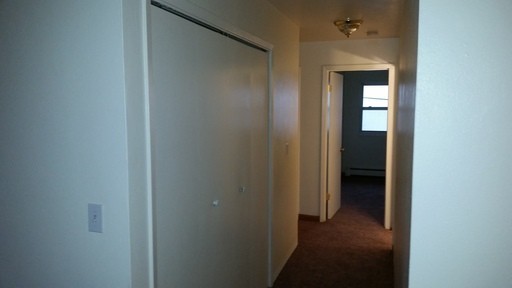 3 beds, 1 bath, $1,095, Unit 3