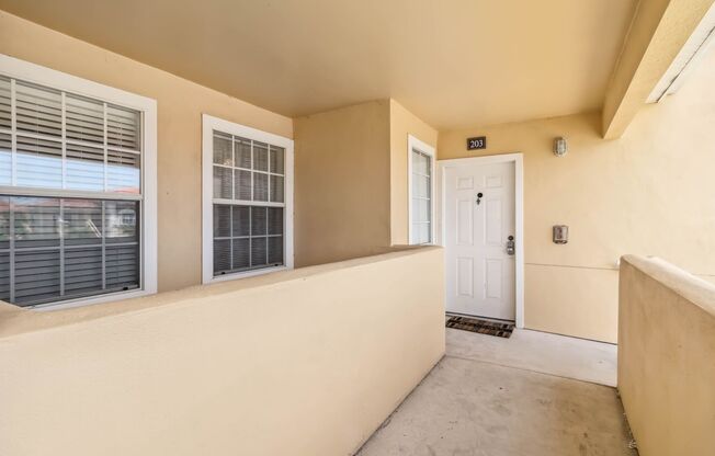 Beautiful furnished 2/2 unit becoming available now for annual rent