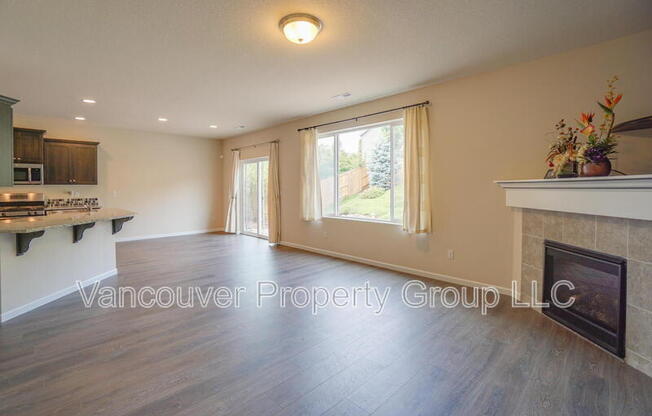 2273 S RED TAIL LOOP