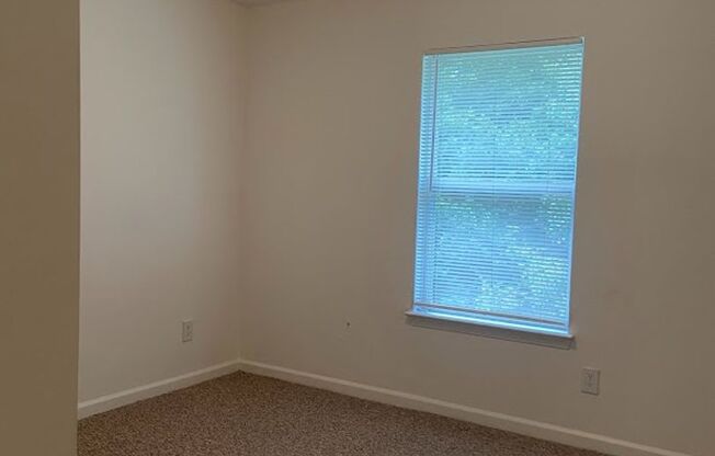 2 beds, 1 bath, 880 sqft, $1,360, Unit 429G
