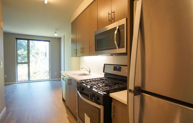 Modern Studio with Floor to Ceiling Windows!