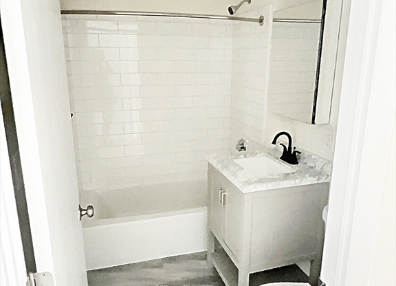 Studio, 1 bath, 999 sqft, $2,250, Unit 20