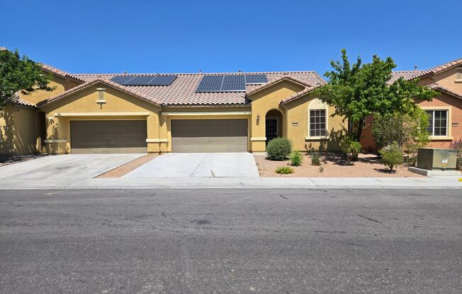 A Beautiful Single Story Townhouse! 3 Bed, 2 Bath, 2 Car!