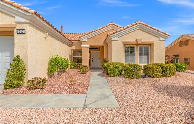 Gorgeous 2 Bedroom Furnished Modern Home