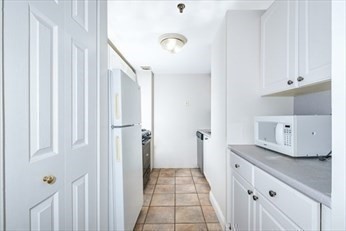 2 beds, 1.5 baths, 815 sqft, $3,200, Unit 414